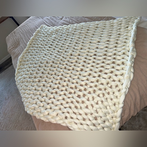 Alpaca wool chunky blanket - Picture 5 of 6